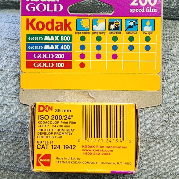 Sealed Kodak Gold 200 35MM Color Print Film 24 Exposure Gen Use NOS NIB - Picture 2 of 3